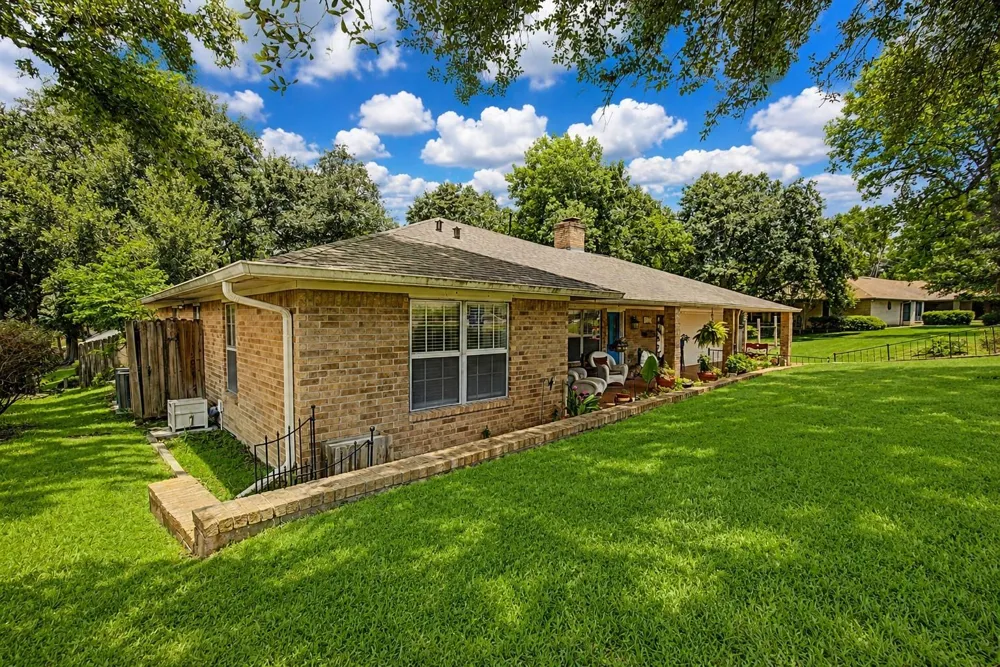 1450 Pleasant Valley Drive Huntsville, TX 77340