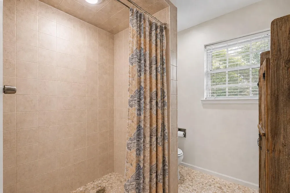 1450 Pleasant Valley Drive Huntsville, TX 77340