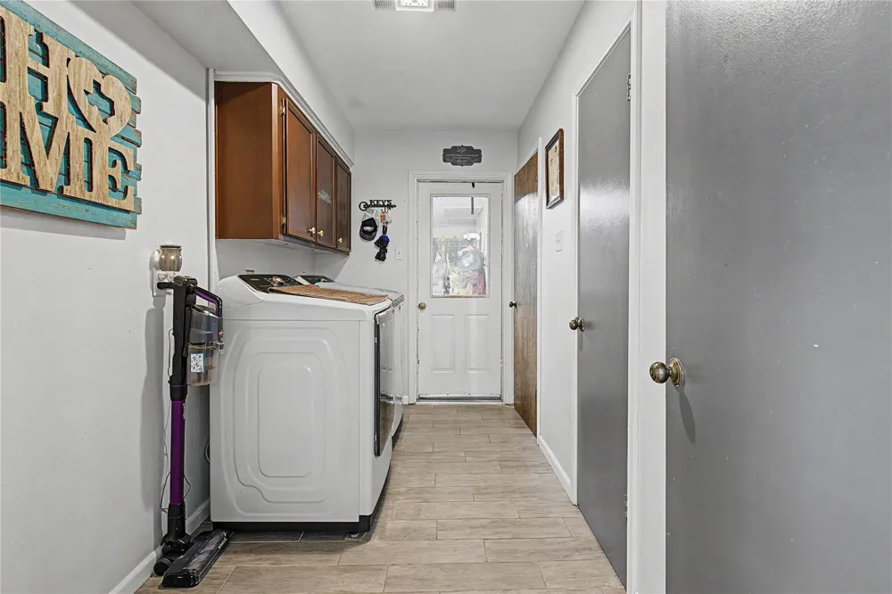 1450 Pleasant Valley Drive Huntsville, TX 77340