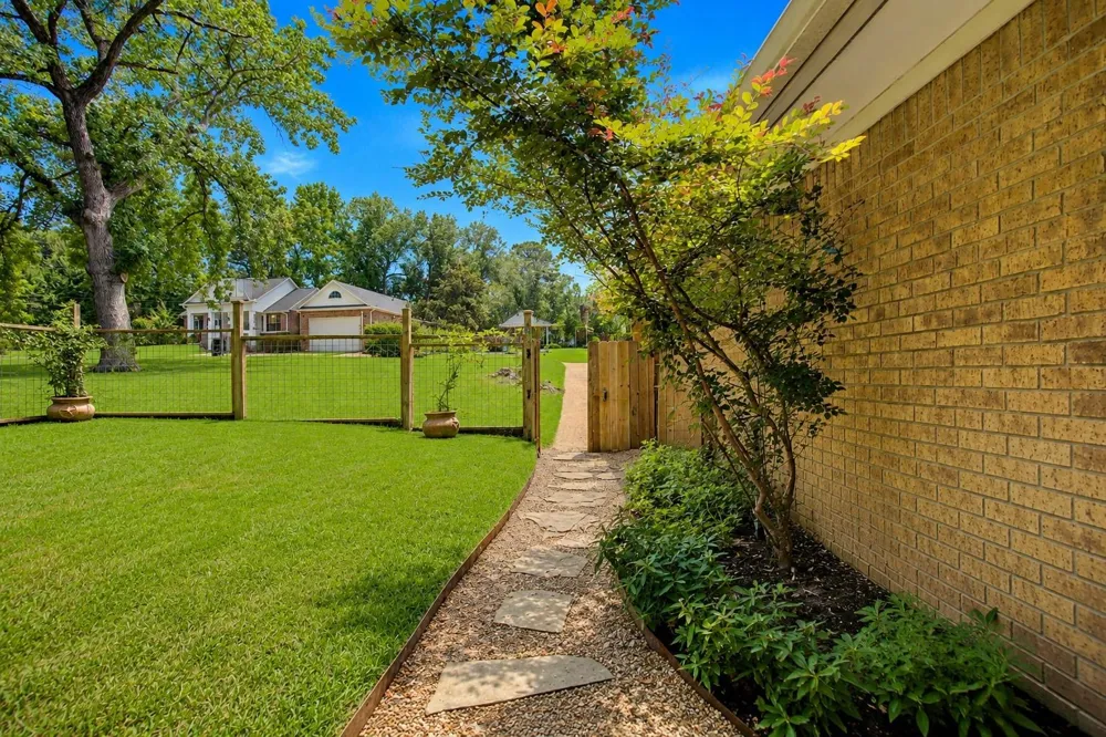 1450 Pleasant Valley Drive Huntsville, TX 77340