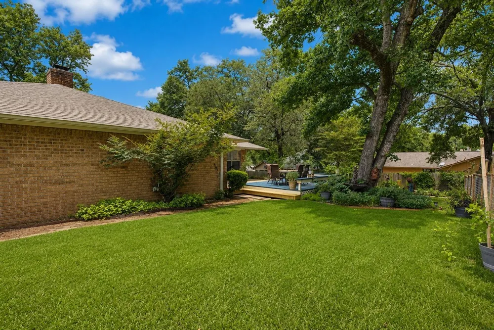 1450 Pleasant Valley Drive Huntsville, TX 77340