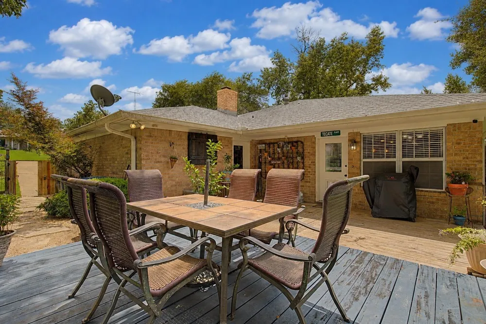 1450 Pleasant Valley Drive Huntsville, TX 77340