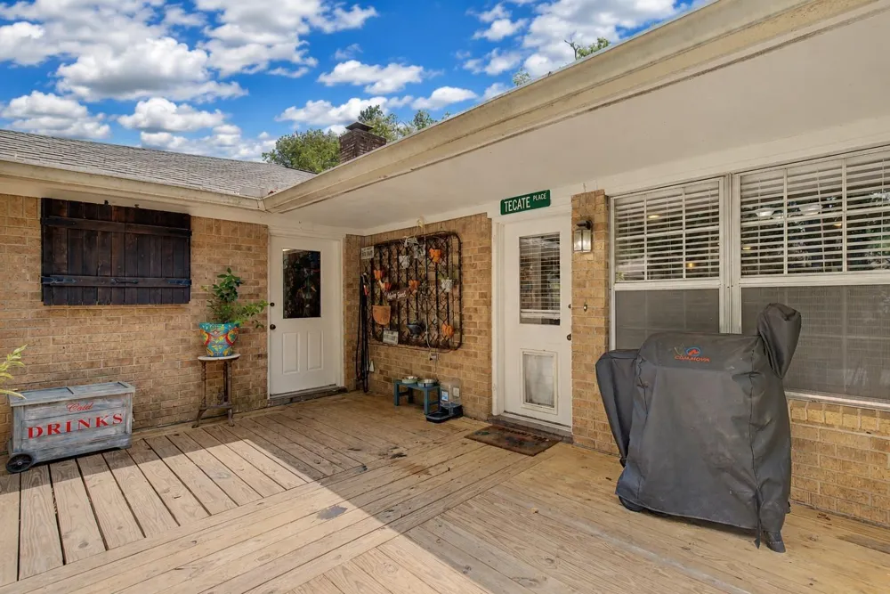 1450 Pleasant Valley Drive Huntsville, TX 77340