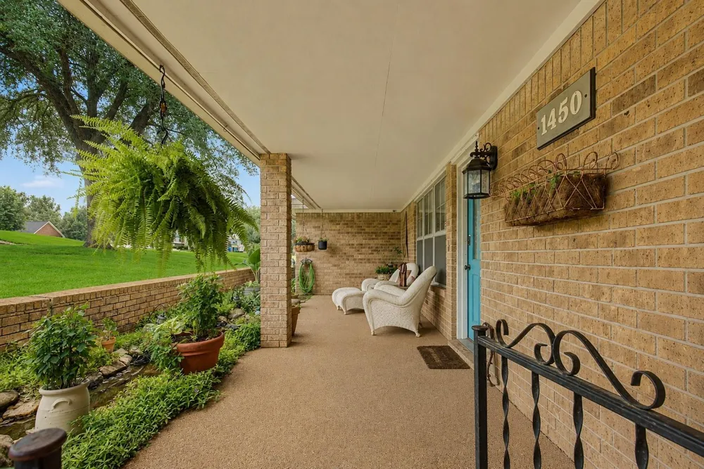 1450 Pleasant Valley Drive Huntsville, TX 77340