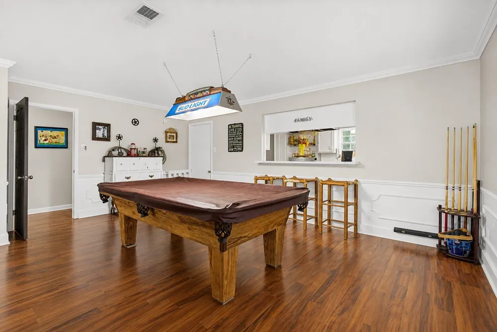 1450 Pleasant Valley Drive Huntsville, TX 77340