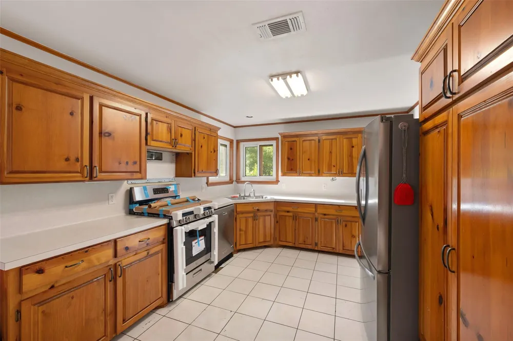 676 Milner Road Livingston, TX 77351