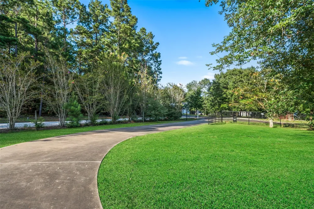 676 Milner Road Livingston, TX 77351