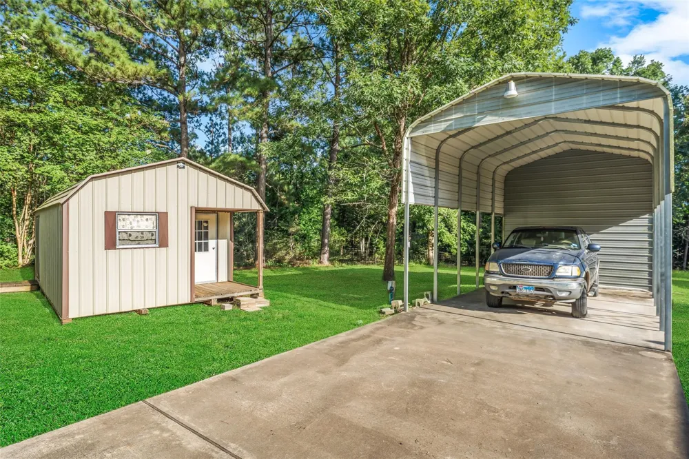 676 Milner Road Livingston, TX 77351