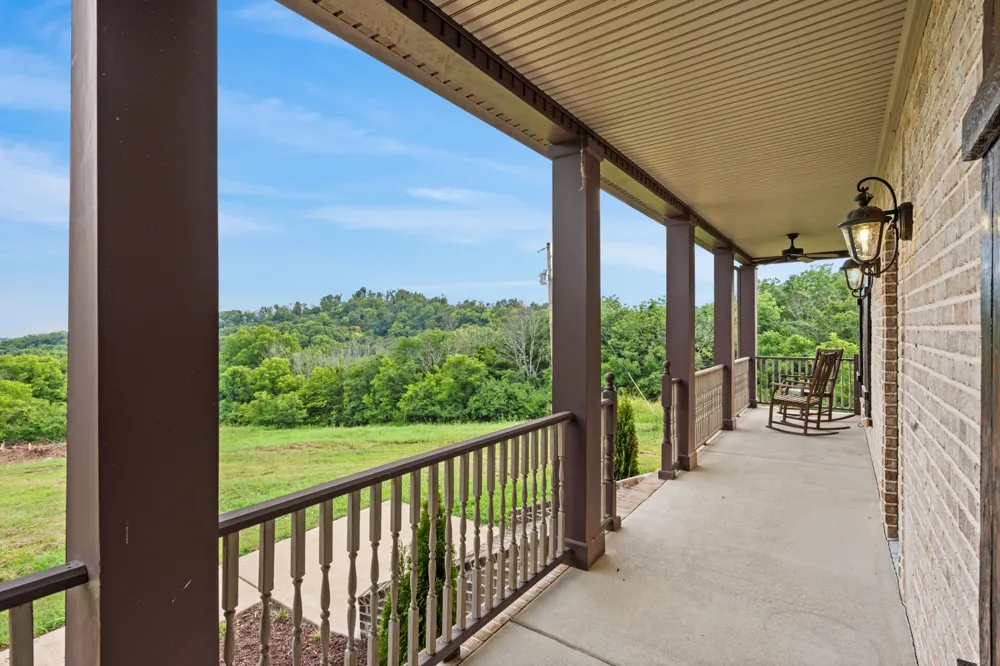 128 Leath Ln Bethpage, TN 37022