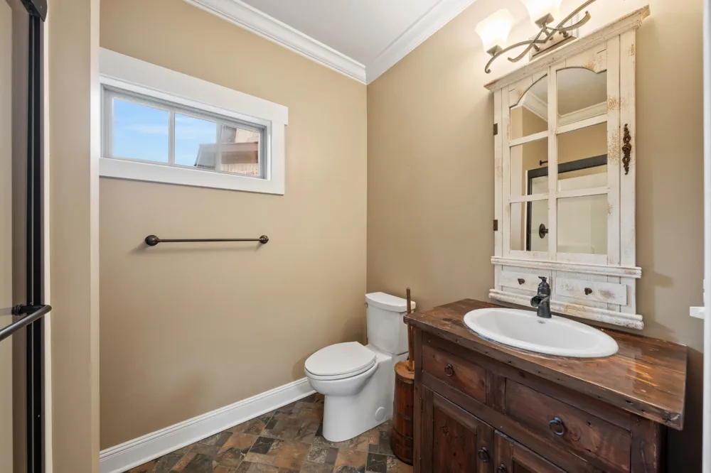 128 Leath Ln Bethpage, TN 37022