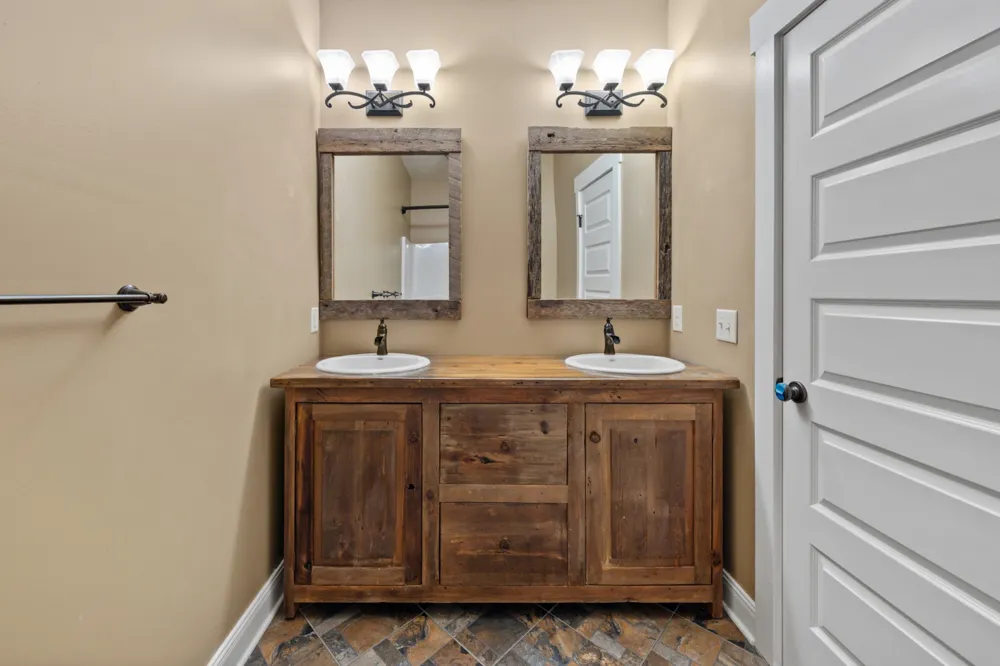 128 Leath Ln Bethpage, TN 37022