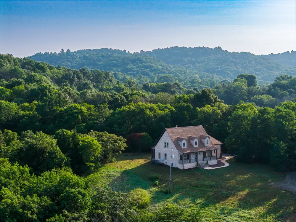 128 Leath Ln Bethpage, TN 37022