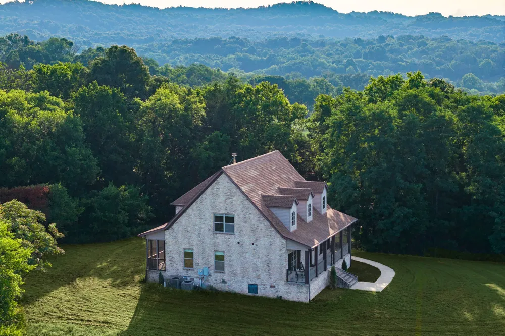 128 Leath Ln Bethpage, TN 37022