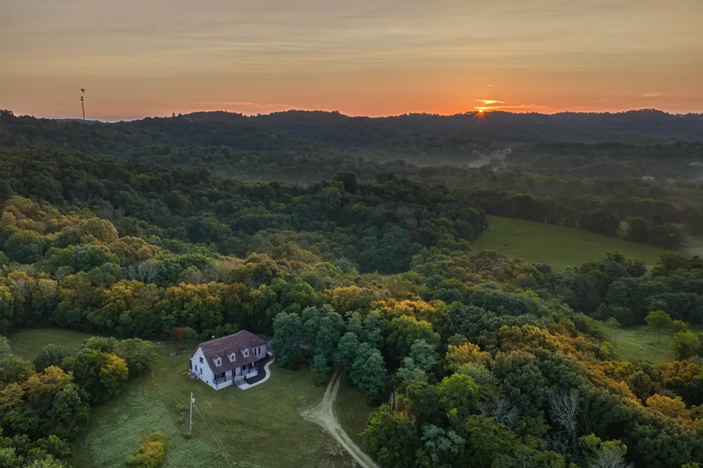 128 Leath Ln Bethpage, TN 37022