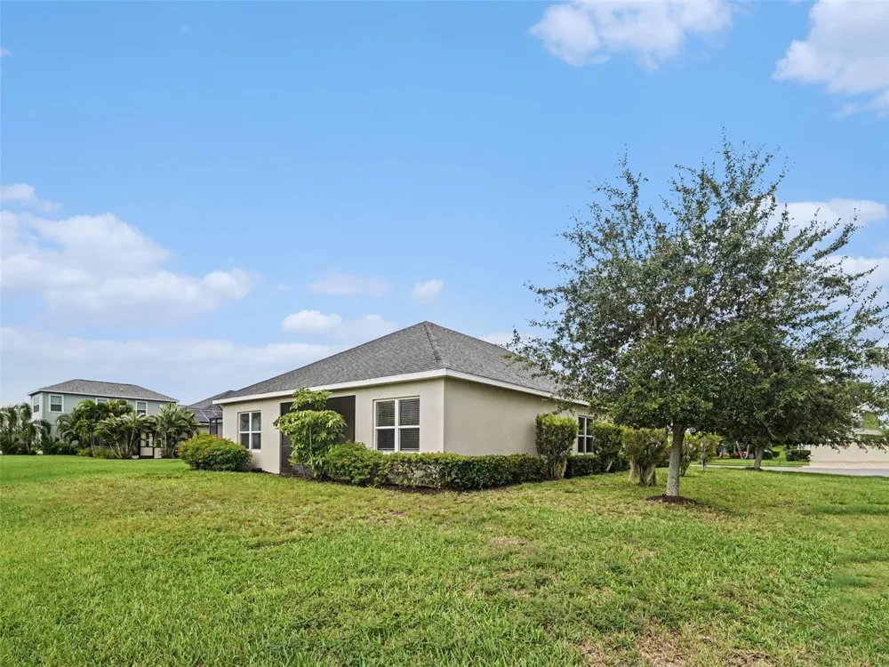 7521 RIDGELAKE CIRCLE Bradenton, FL 34203