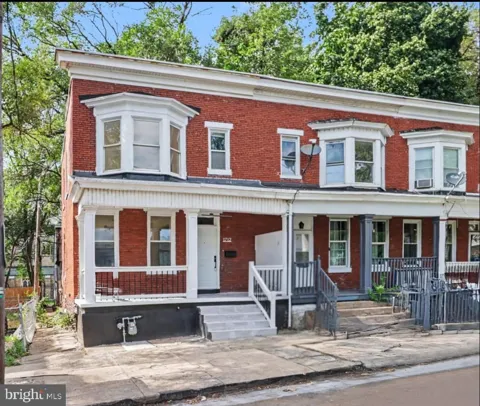 1712 ELM STREET