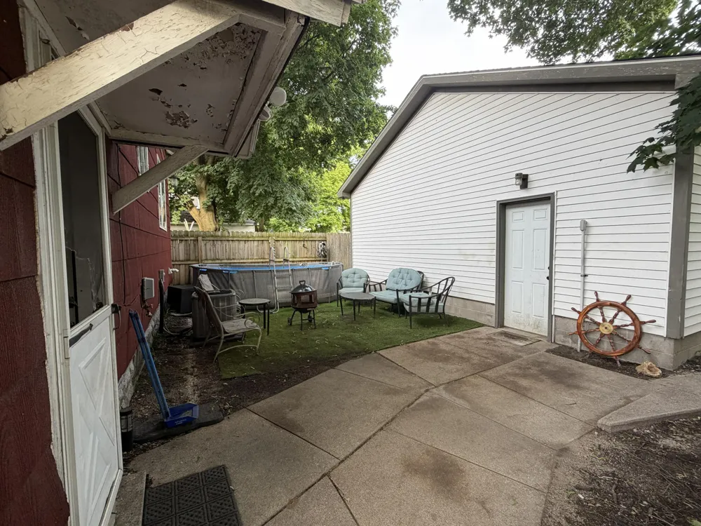 307 6th Street Manistee, MI 49660