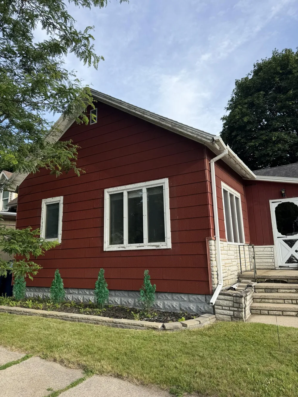 307 6th Street Manistee, MI 49660