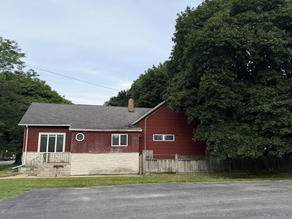 307 6th Street Manistee, MI 49660