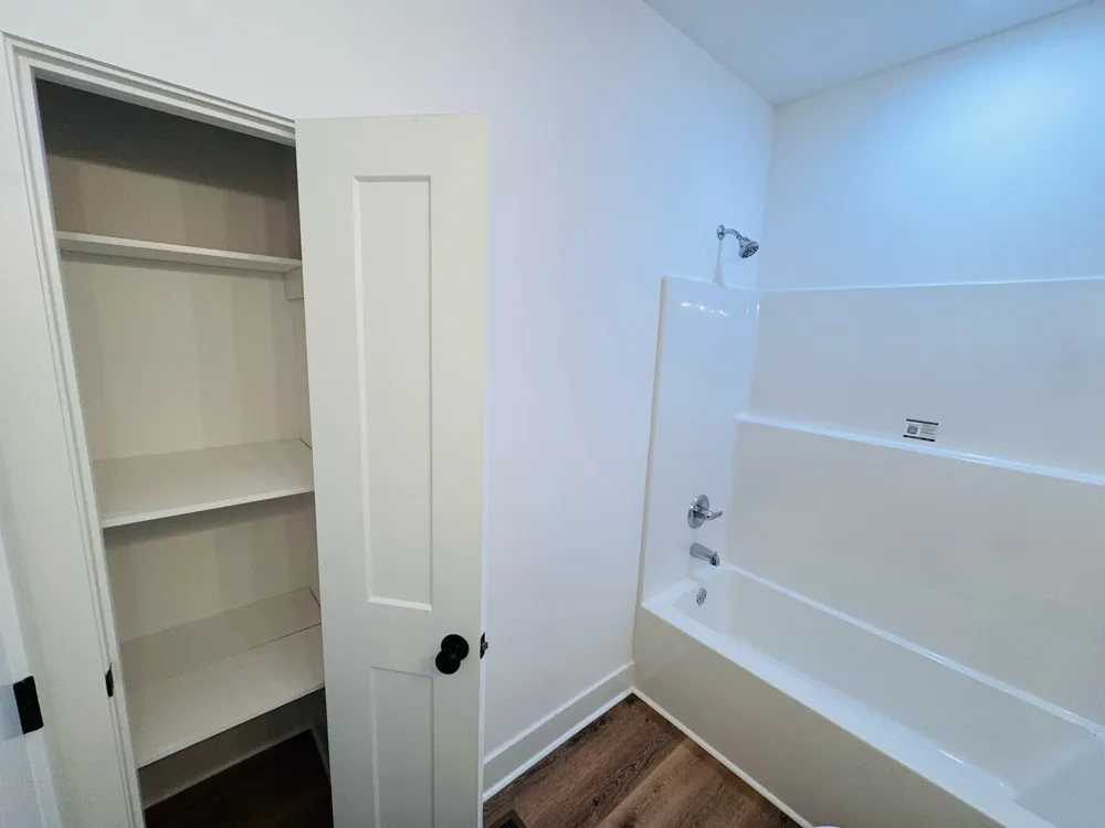 58 Hall St Lexington, TN 38351
