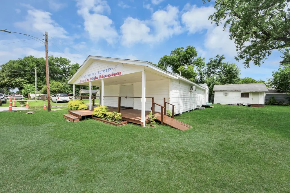 810 Lucky Street Houston, TX 77088