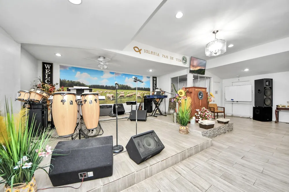 810 Lucky Street Houston, TX 77088