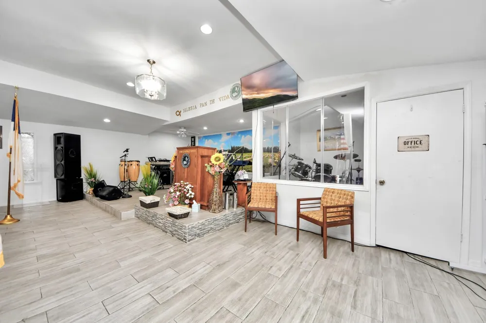 810 Lucky Street Houston, TX 77088
