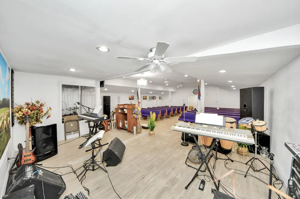 810 Lucky Street Houston, TX 77088