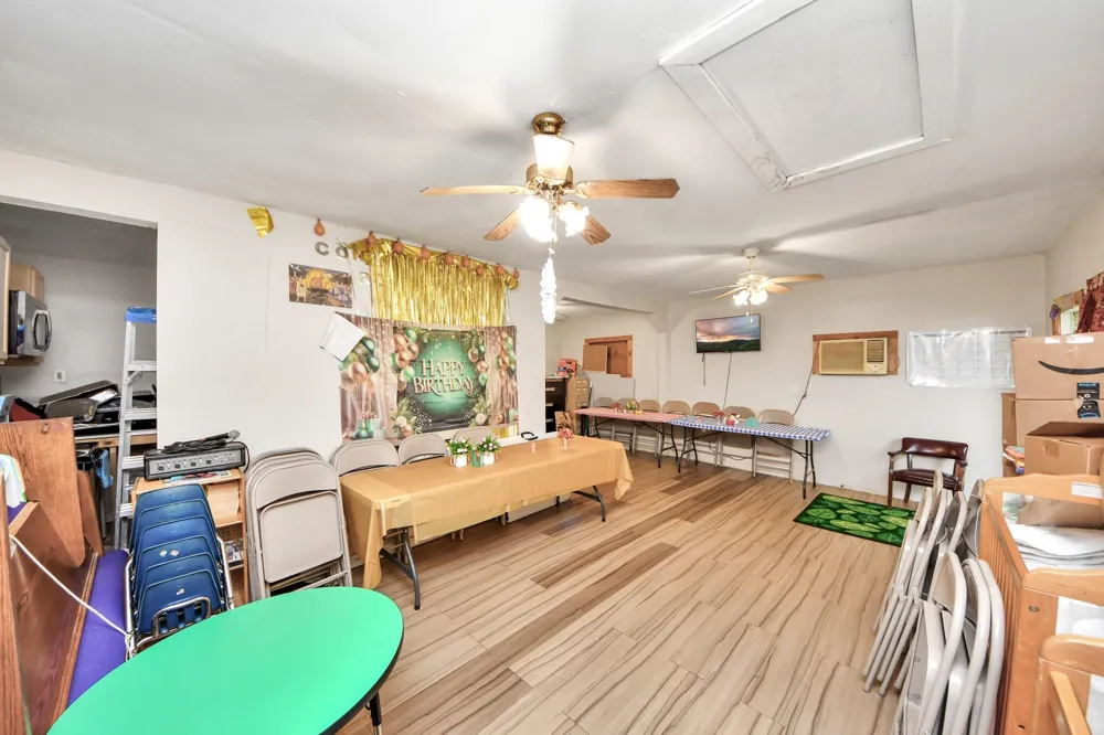 810 Lucky Street Houston, TX 77088