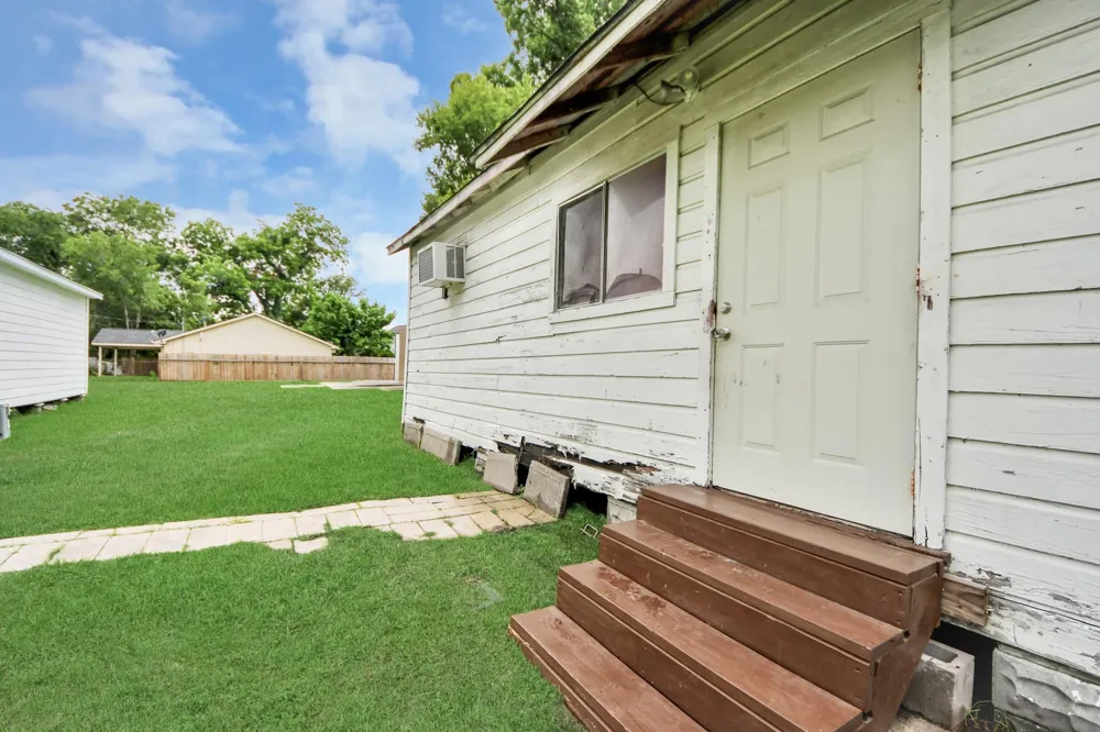 810 Lucky Street Houston, TX 77088