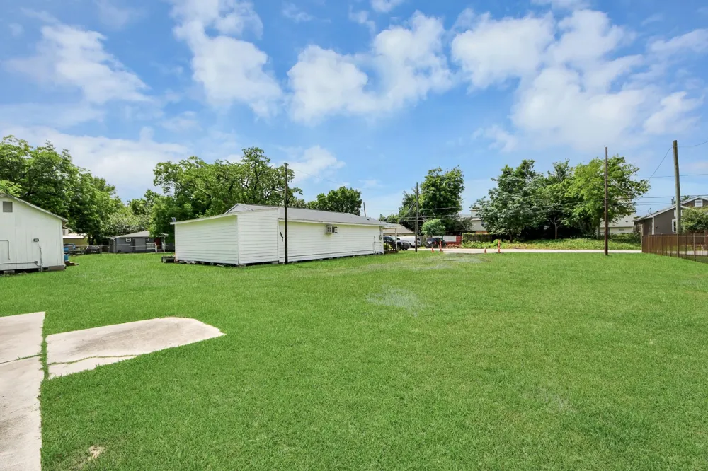 810 Lucky Street Houston, TX 77088