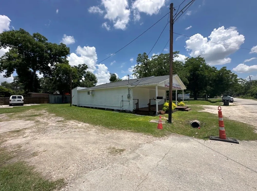 810 Lucky Street Houston, TX 77088