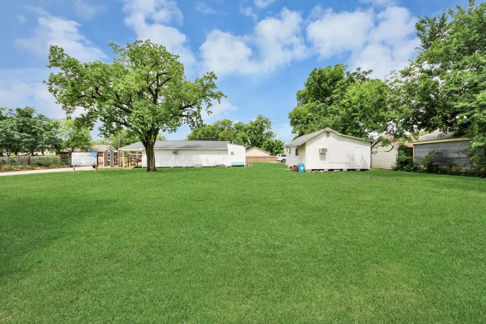 810 Lucky Street Houston, TX 77088