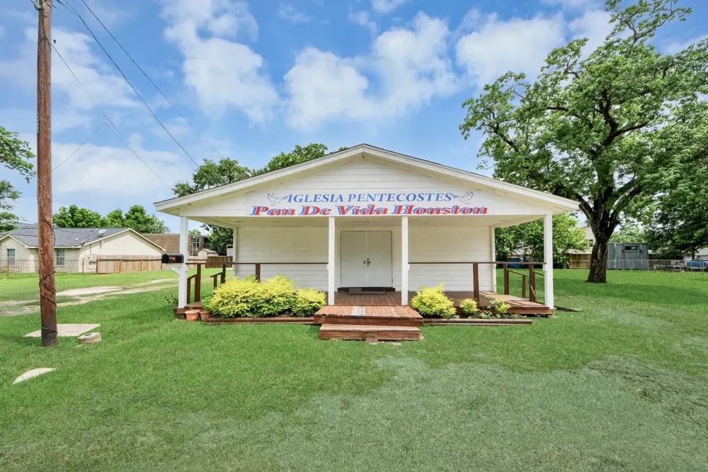810 Lucky Street Houston, TX 77088