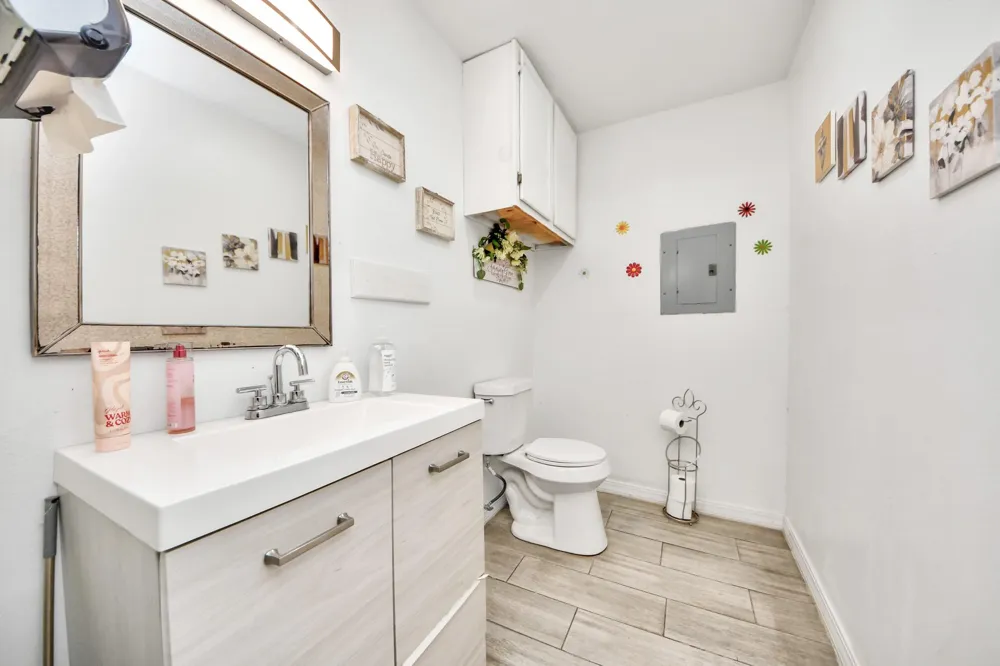 810 Lucky Street Houston, TX 77088
