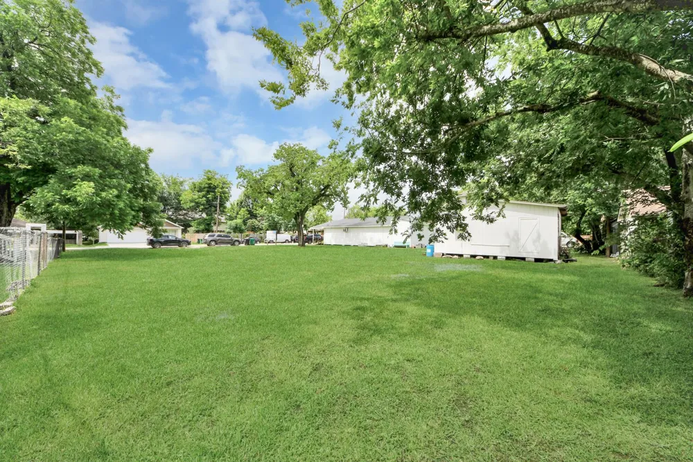810 Lucky Street Houston, TX 77088