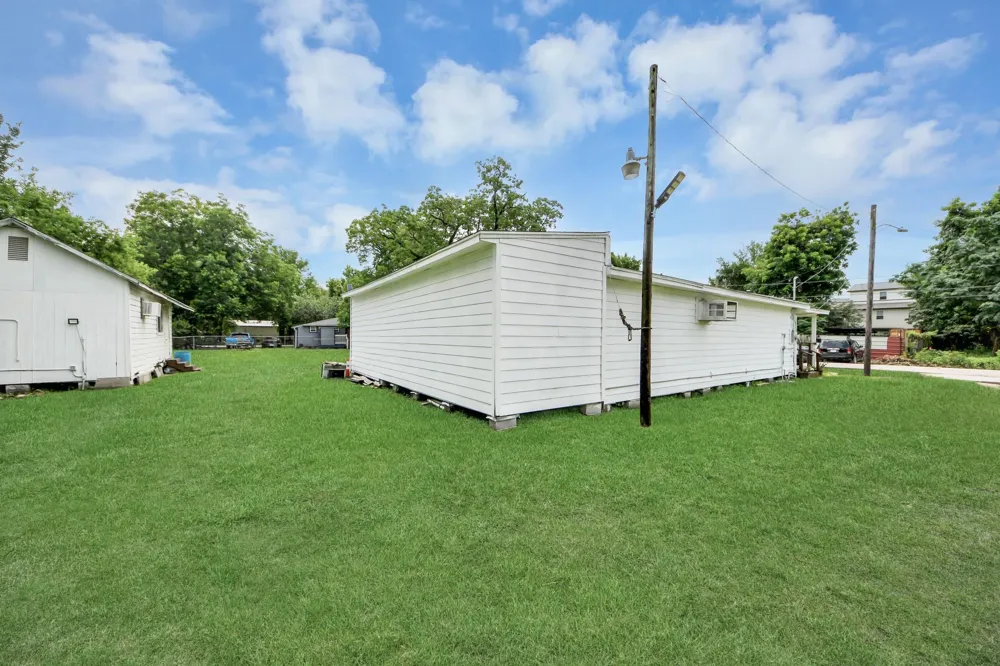 810 Lucky Street Houston, TX 77088