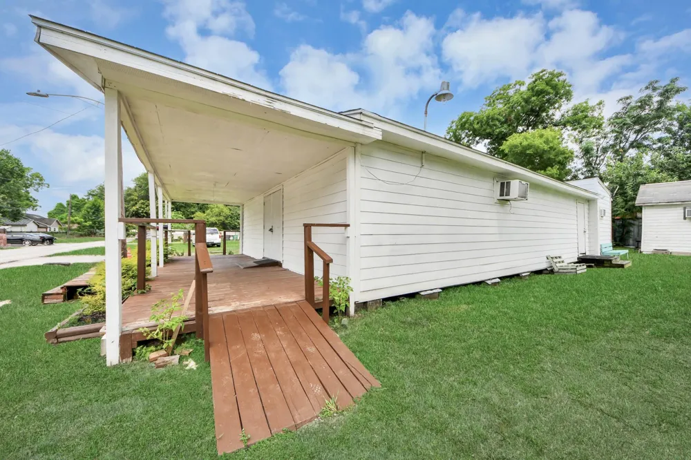 810 Lucky Street Houston, TX 77088