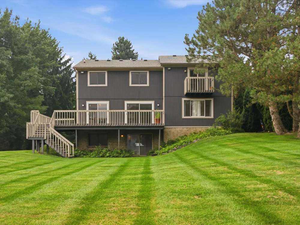 3926 Lakes Edge Drive Commerce, MI 48382