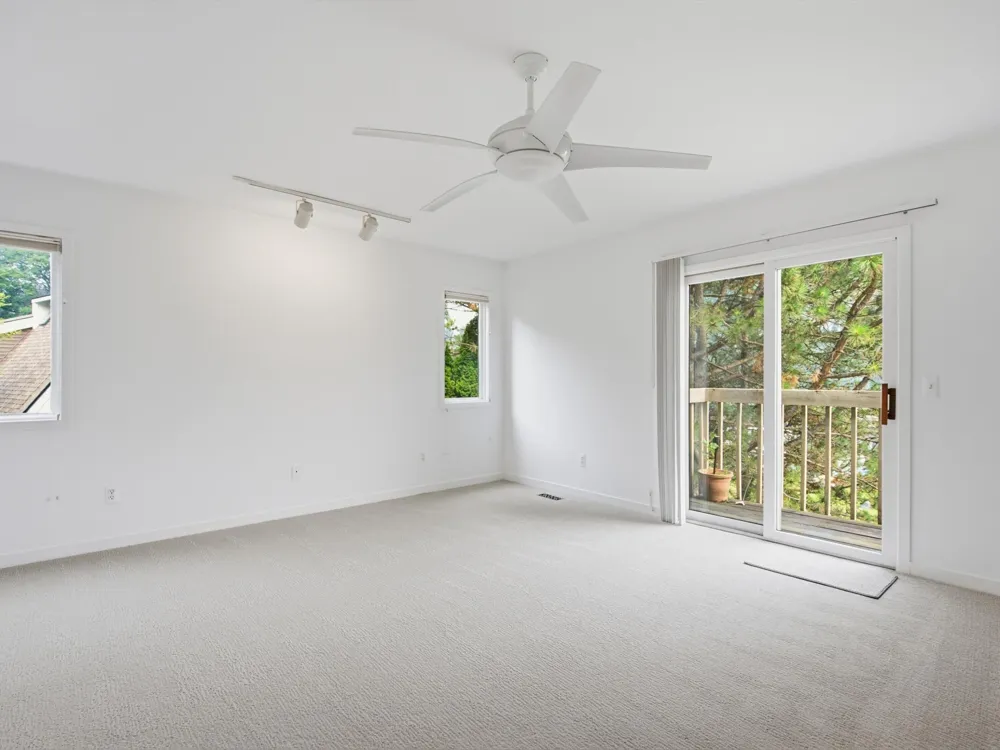3926 Lakes Edge Drive Commerce, MI 48382