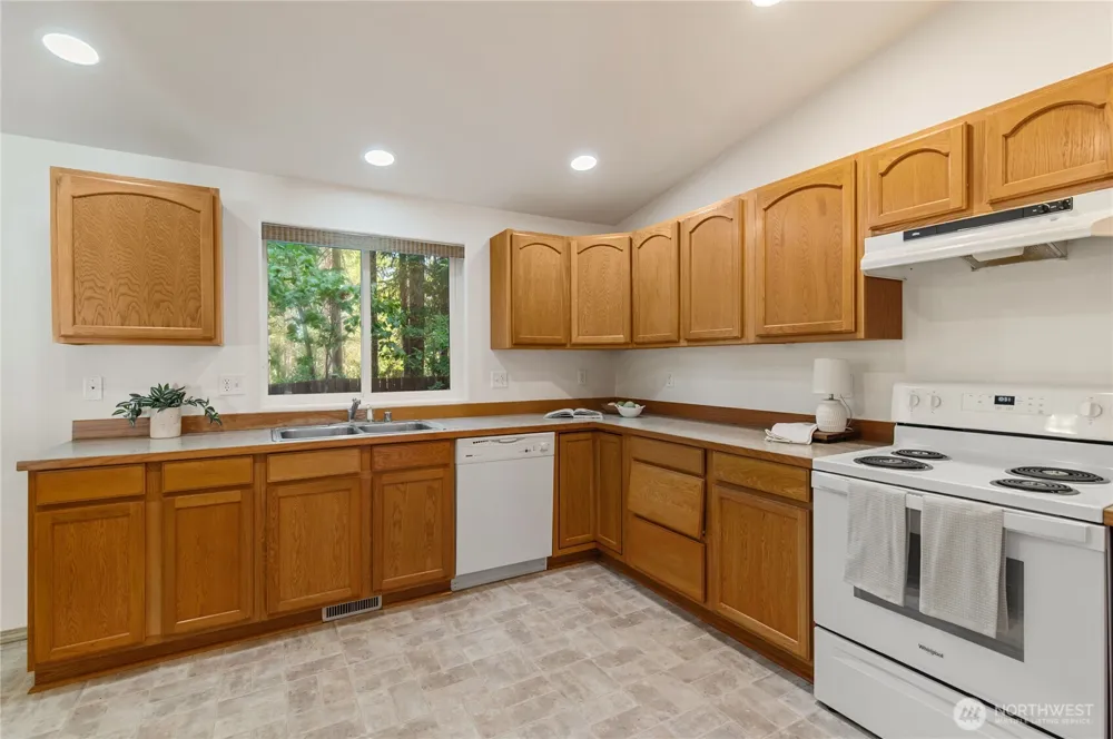 191 E Dalby Road Union, WA 98592