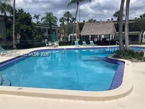 8261 SW 128th St #202 Pinecrest, FL 33156