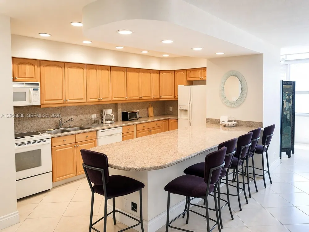 10210 Collins Ave #303 Bal Harbour, FL 33154