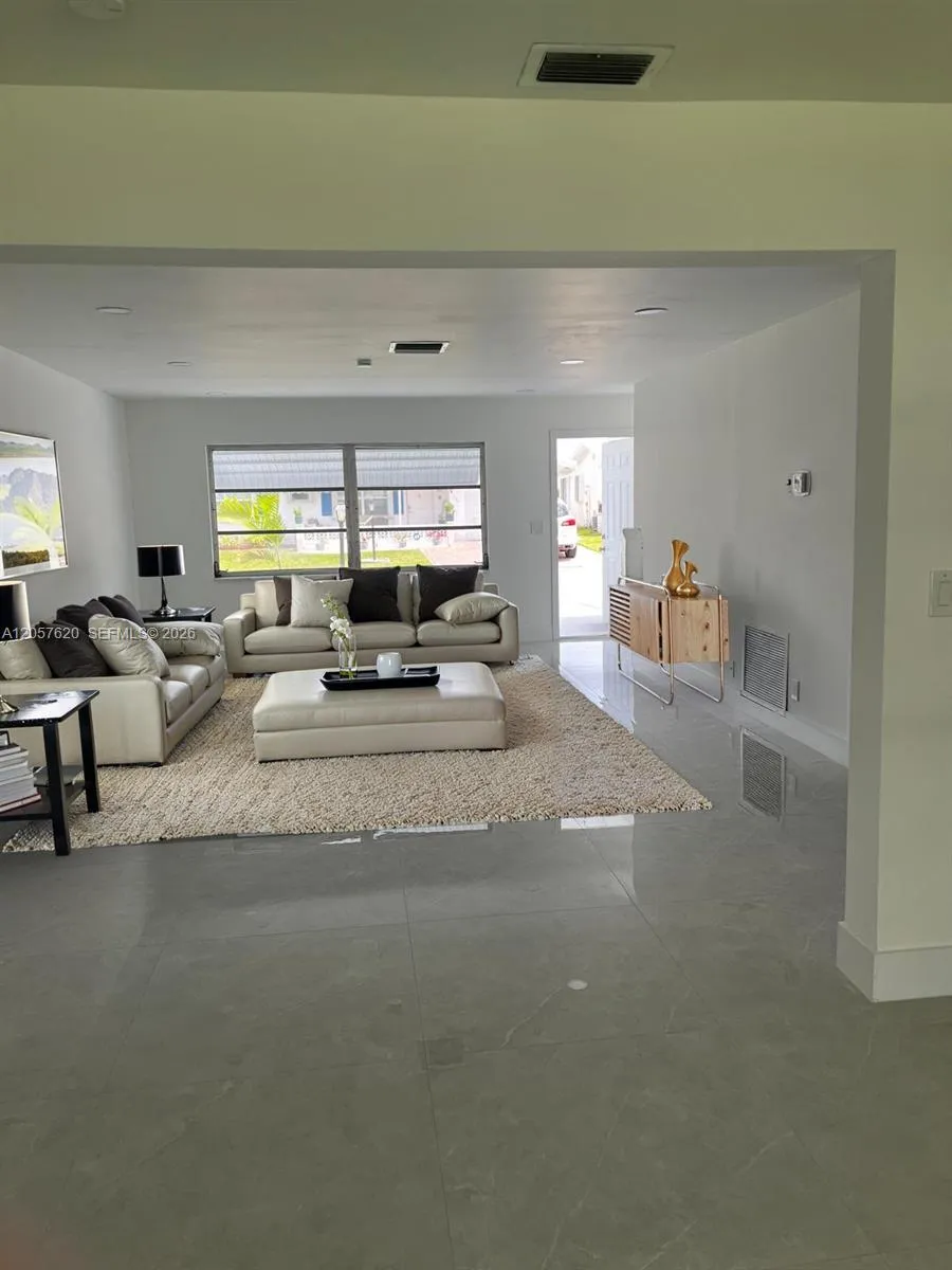 1832 SW 17th St Boynton Beach, FL 33426