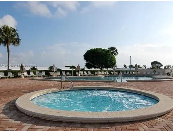 1832 SW 17th St Boynton Beach, FL 33426