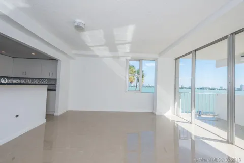 7545 E Treasure Dr #2H