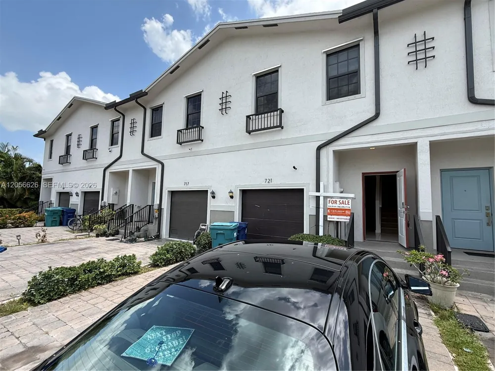 721 SW 11th St Florida City, FL 33034