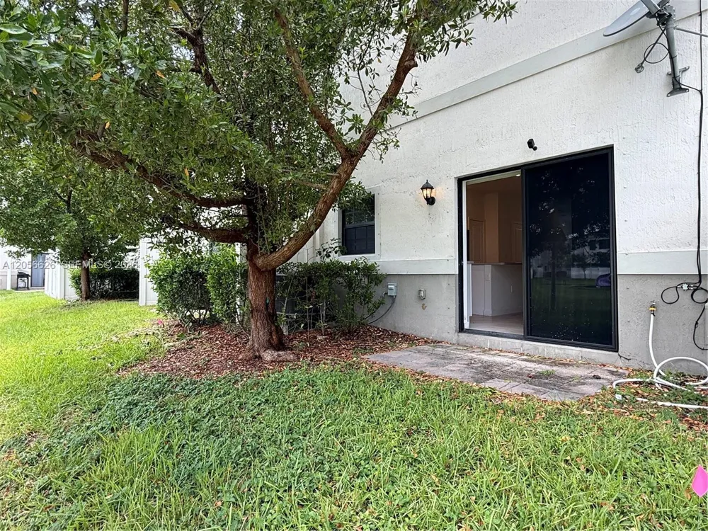 721 SW 11th St Florida City, FL 33034