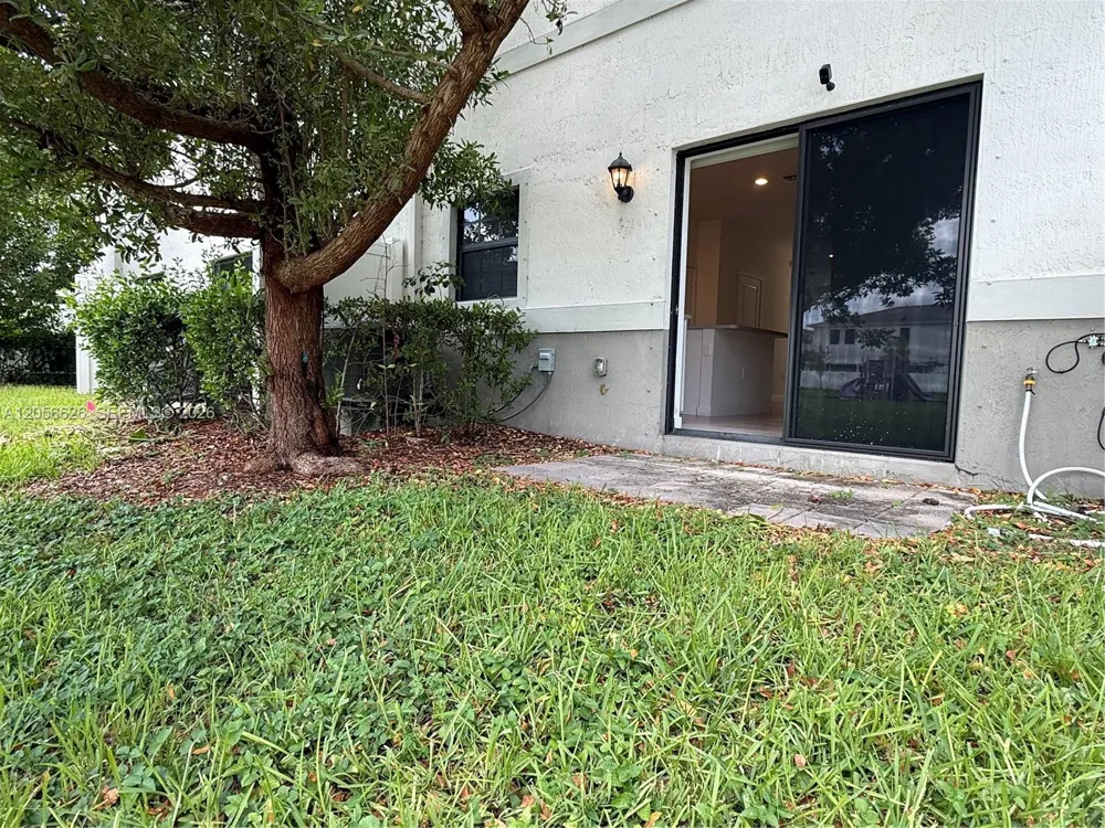 721 SW 11th St Florida City, FL 33034