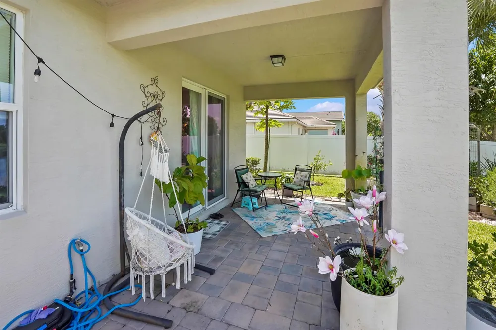 11971 Cypress Key Way Royal Palm Beach, FL 33411